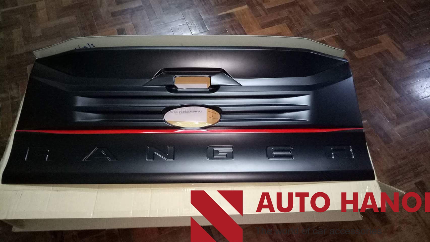 Ốp Bửng Sau Ford Ranger 2015-2020