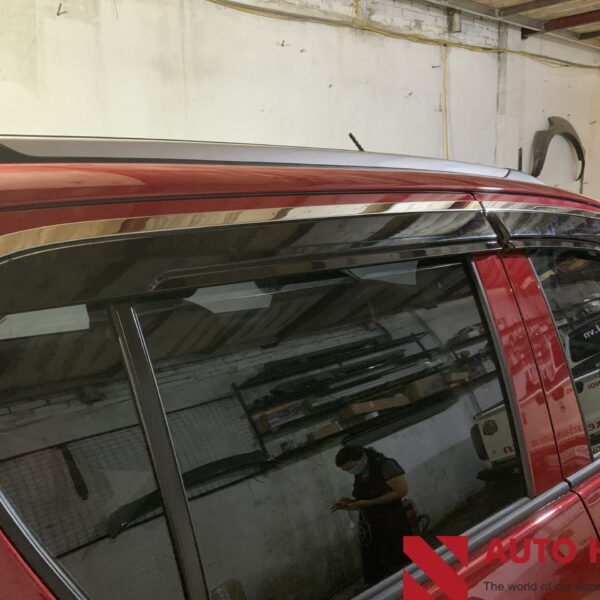 Vè che mưa  cao cấp xe Hilux 2015-2021