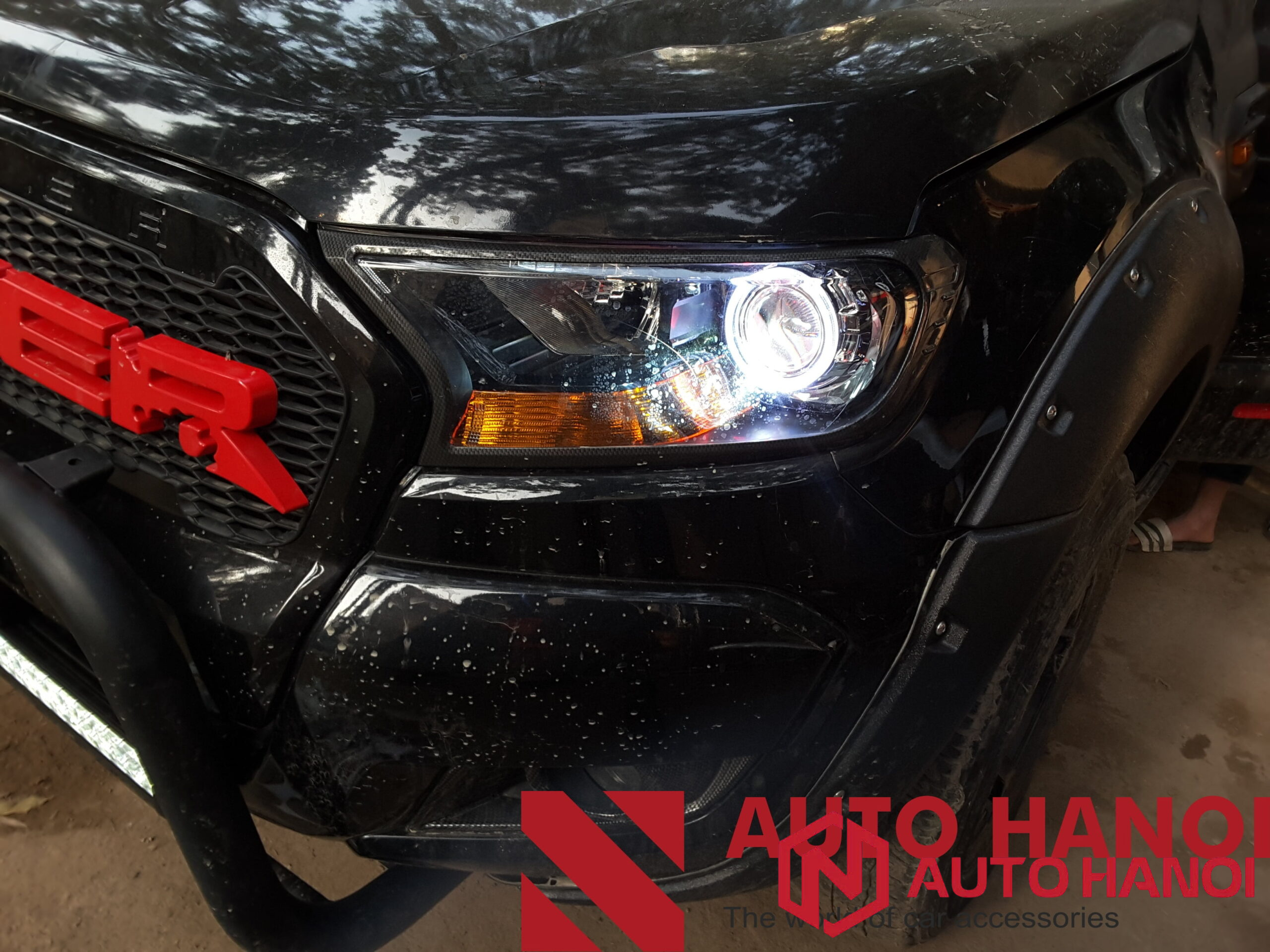 Thay bóng đèn pha dành cho Ford Ranger từ 2015 - Ảnh 2