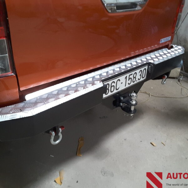Alternative view of Mẫu cản sau độ lắp xe Toyota Hilux  2015 đến nay