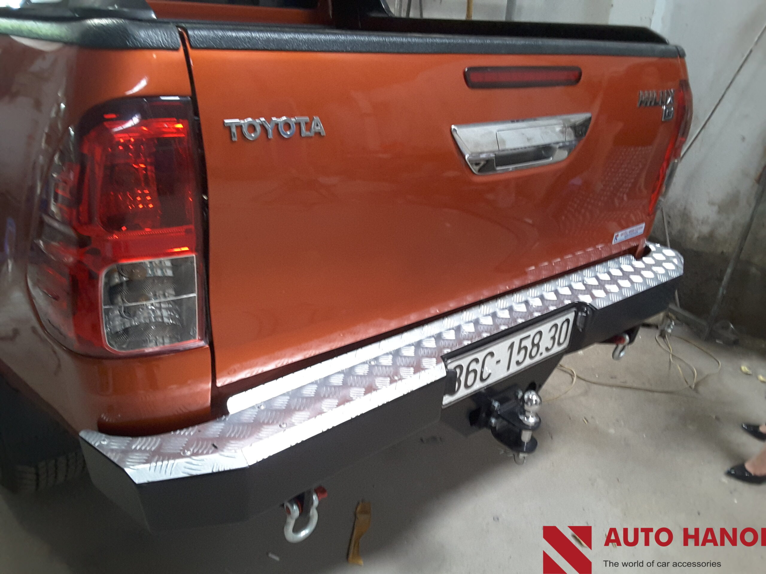 Mẫu cản sau độ lắp xe Toyota Hilux 2015 đến nay