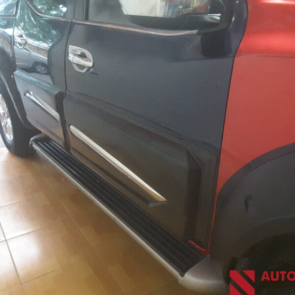 Alternative view of Ốp hông cánh cửa Navara