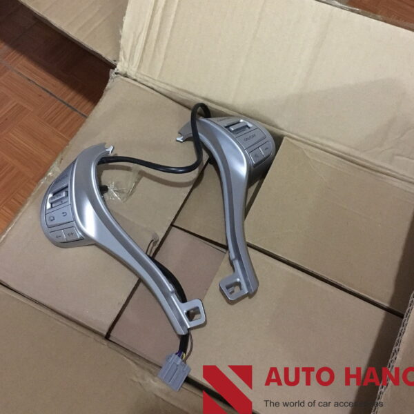 Alternative view of Tay khiển Media và Cruiser Control cho Navara 2015-2021