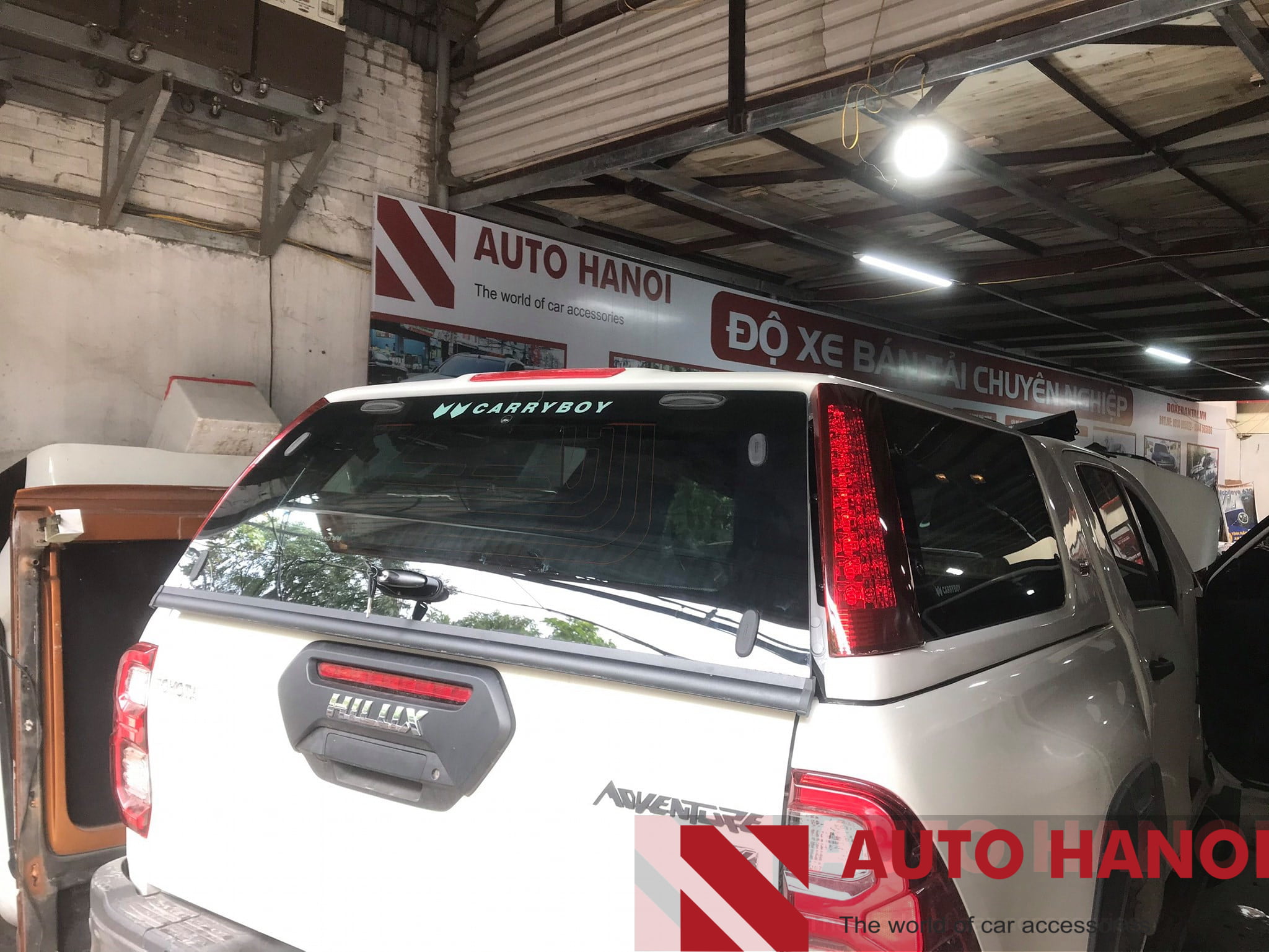 Nắp thùng Toyota Hilux 2015-2023