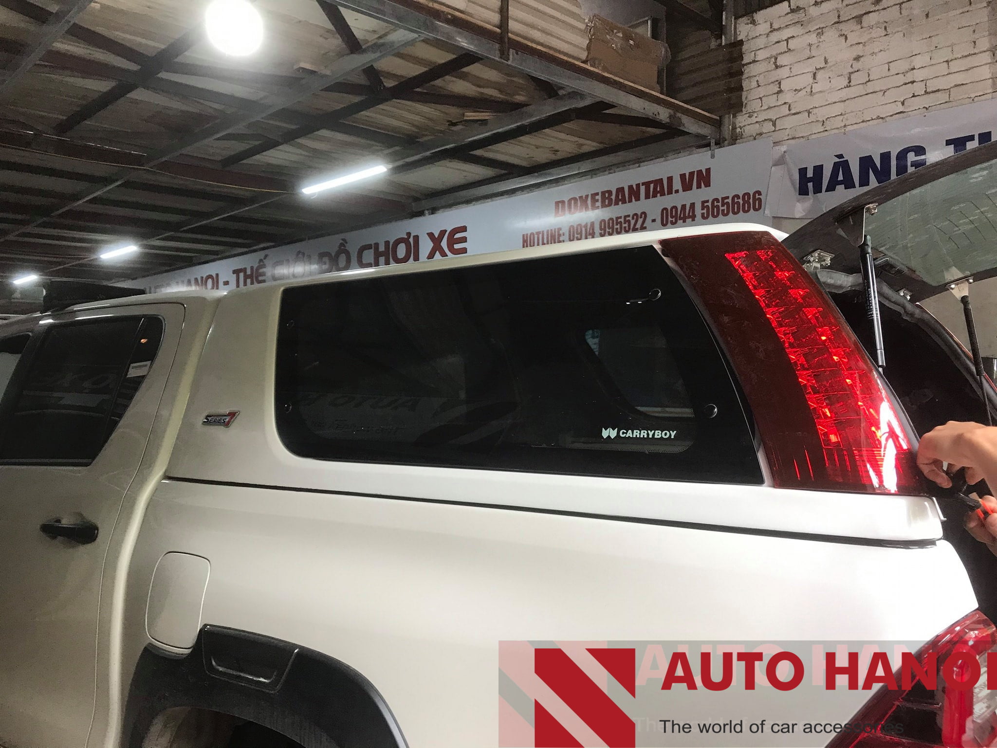 Nắp thùng Toyota Hilux 2015-2023 - Ảnh 2