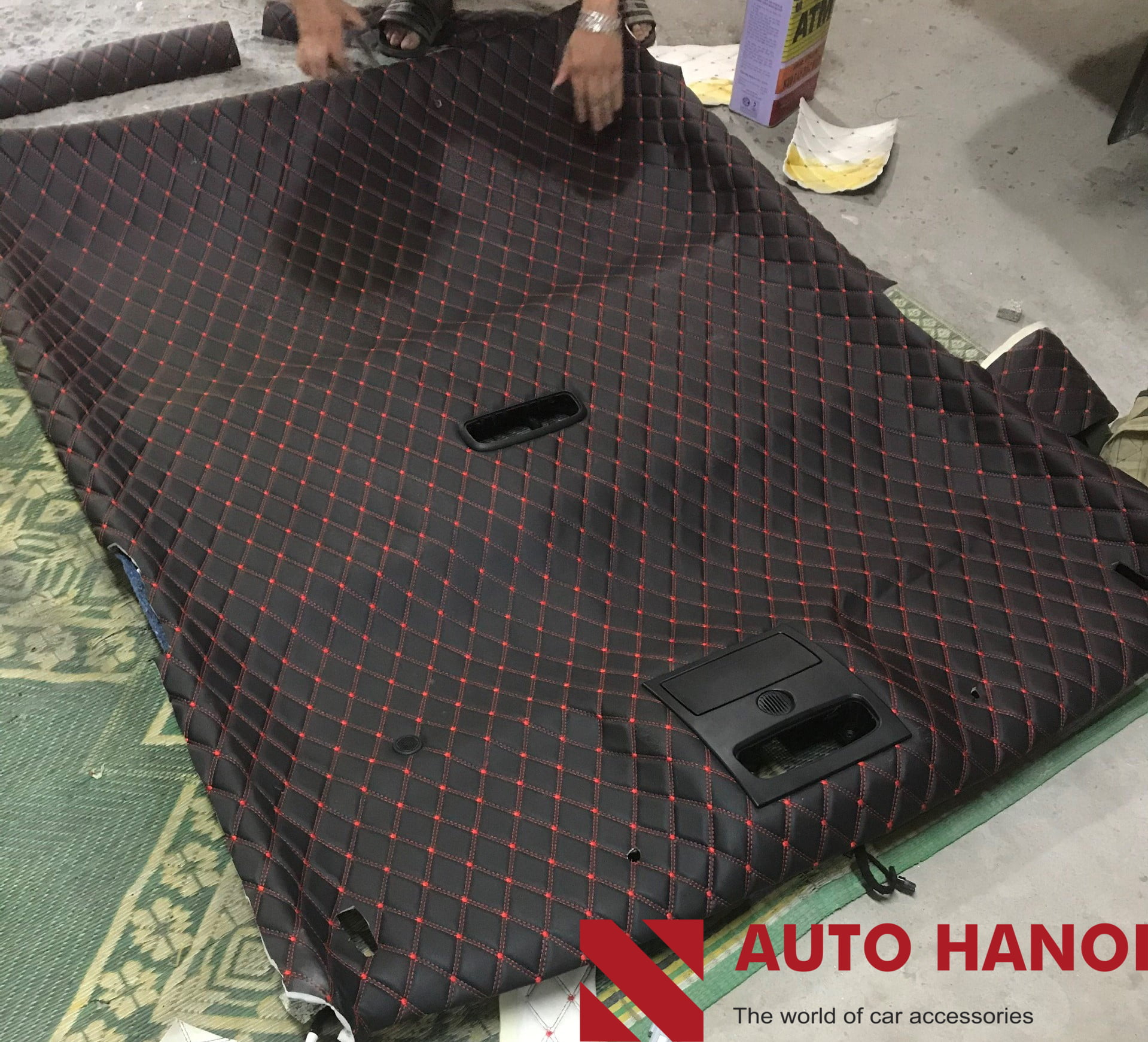 Trần da xe Ford Ranger mẫu đen chỉ đỏ cao cấp