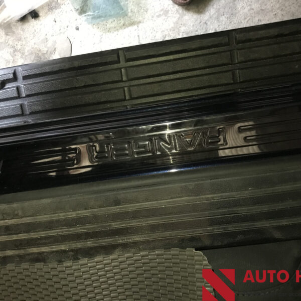 Alternative view of Ốp Nẹp Bước Chân Cánh Của Ranger Mẫu Titan Cao Cấp