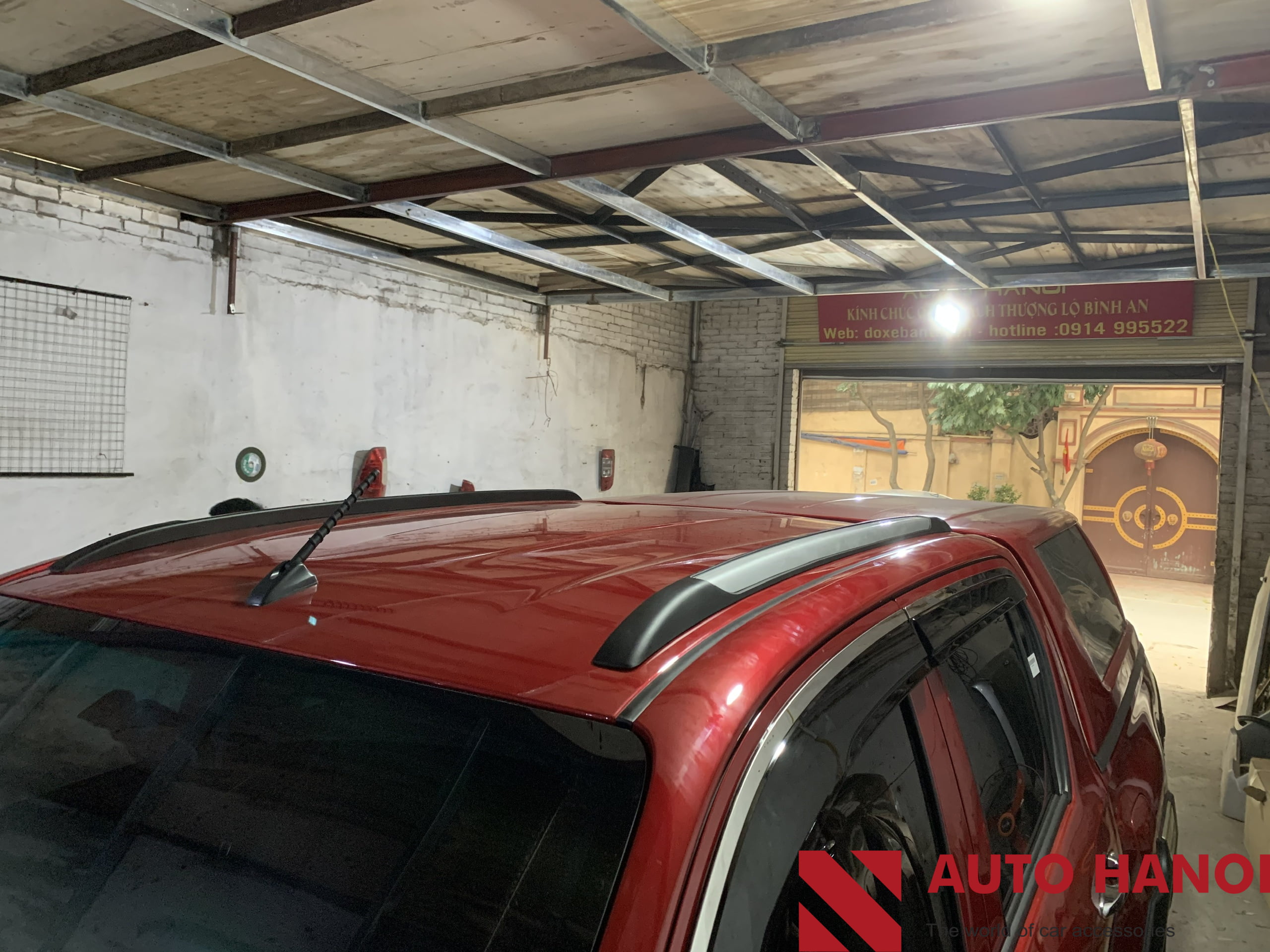 Thanh nóc dọc kiểu thấp dán keo 3M cho Hilux 2015-2021