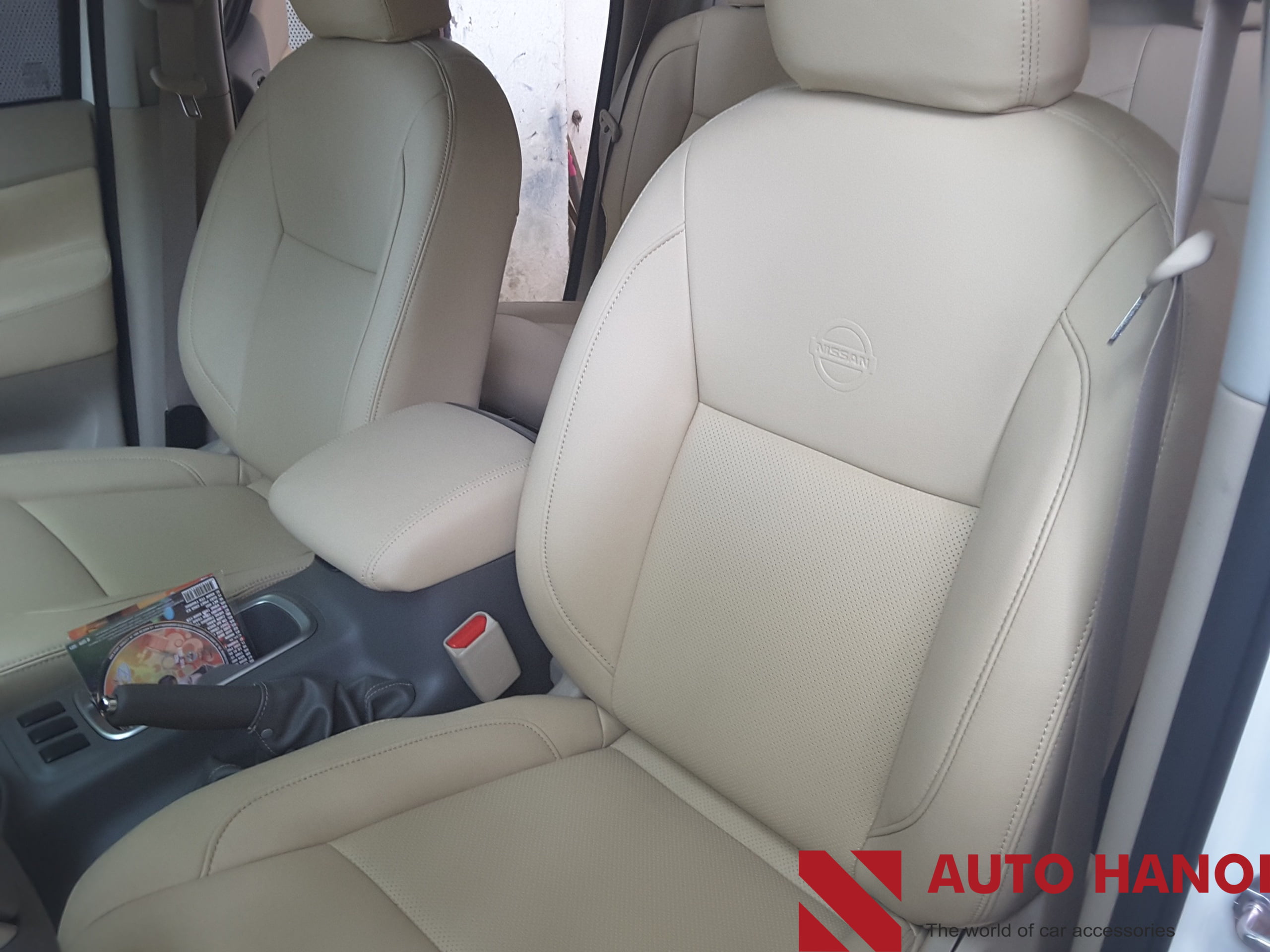 Ghế da công nghiệp loại 1 cho Navara 2015-2021 vân nhỏ màu kem theo xe - Ảnh 3