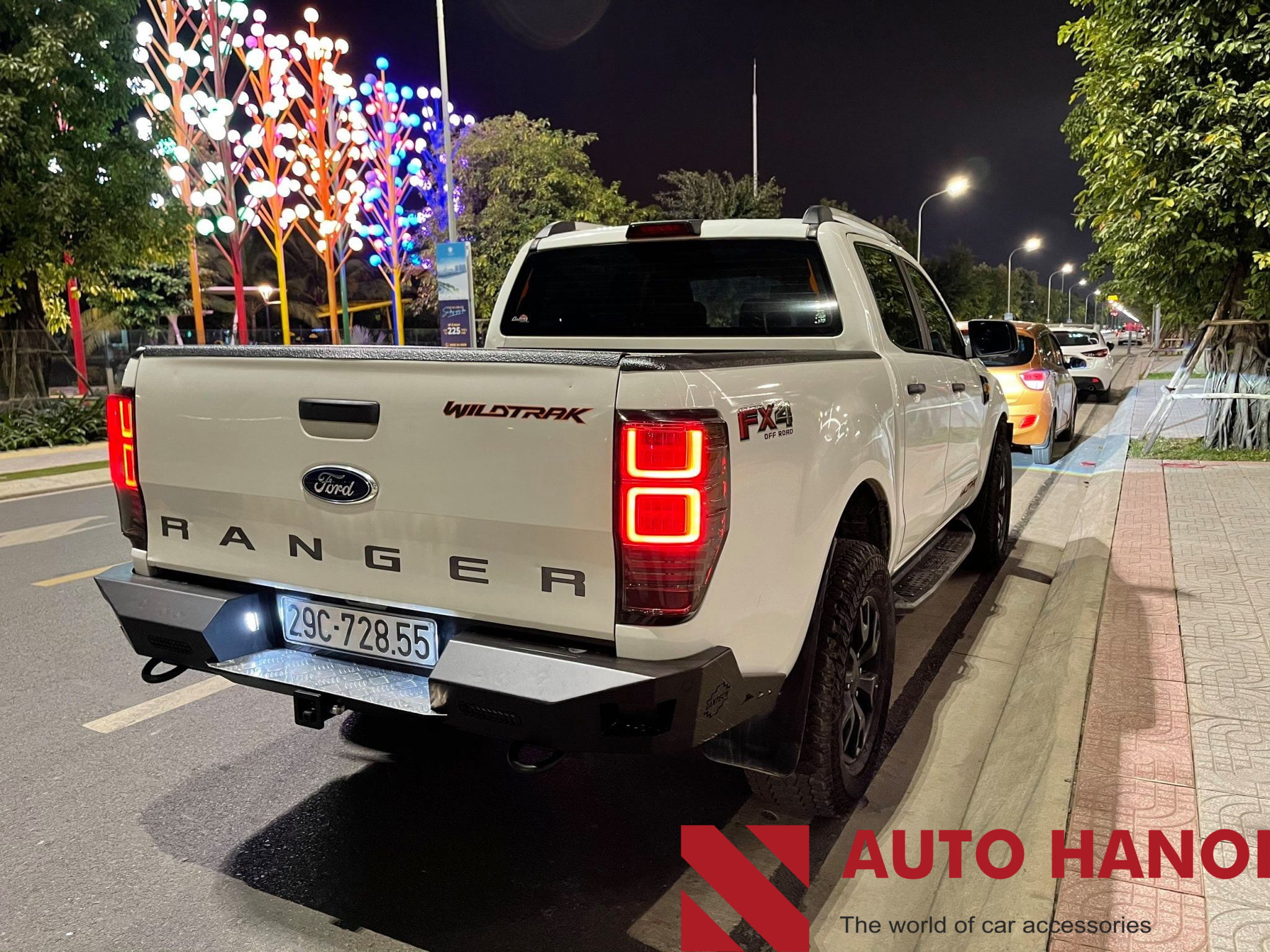 Mẫu Cản Sau Cantech Vuông Đặc Cho Các Xe Bán Tải Từ 2015 Đến Nay