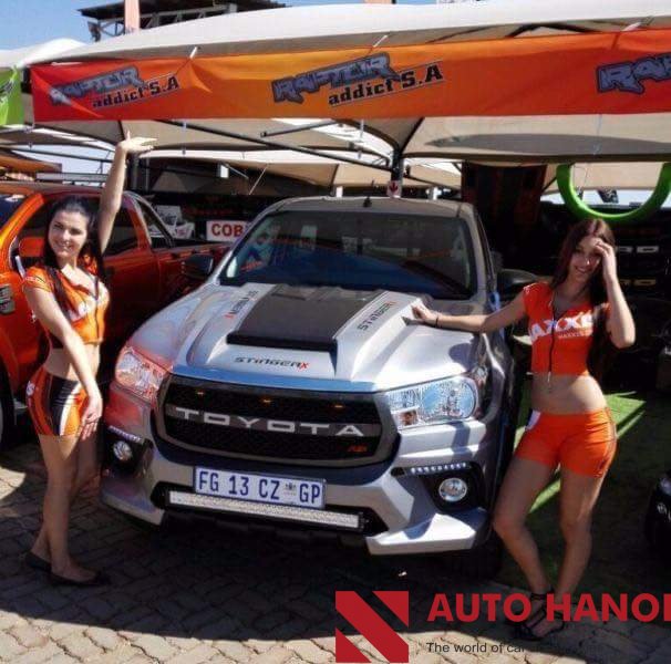 Ốp nắp capo Hilux 2015+ - Ảnh 2