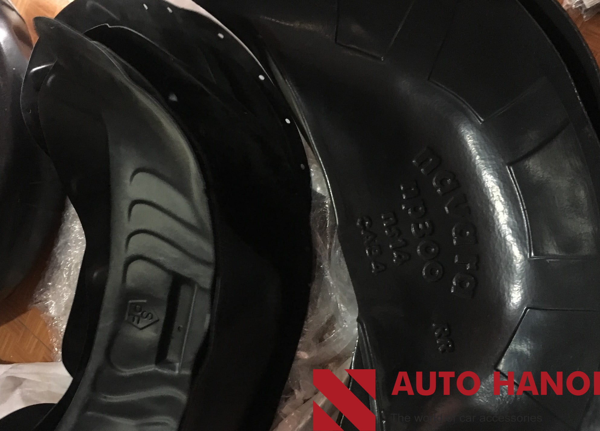 Lòng vè chắn bùn phía sau xe Navara 2015-2020 - Ảnh 2