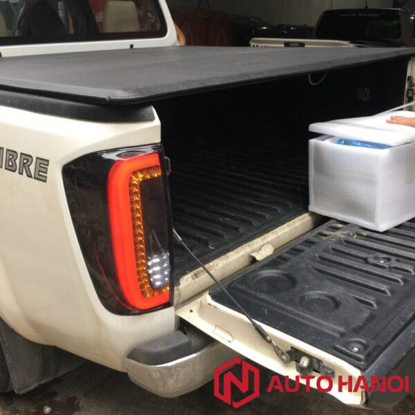 Đèn hậu xe Nissan Navara 2015-2024 mẫu chữ C