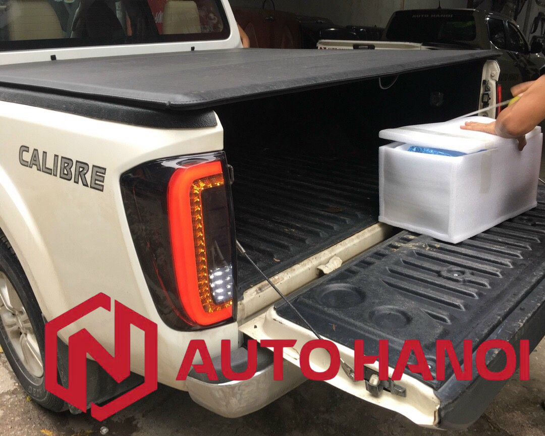 Đèn hậu xe Nissan Navara 2015-2024 mẫu chữ C