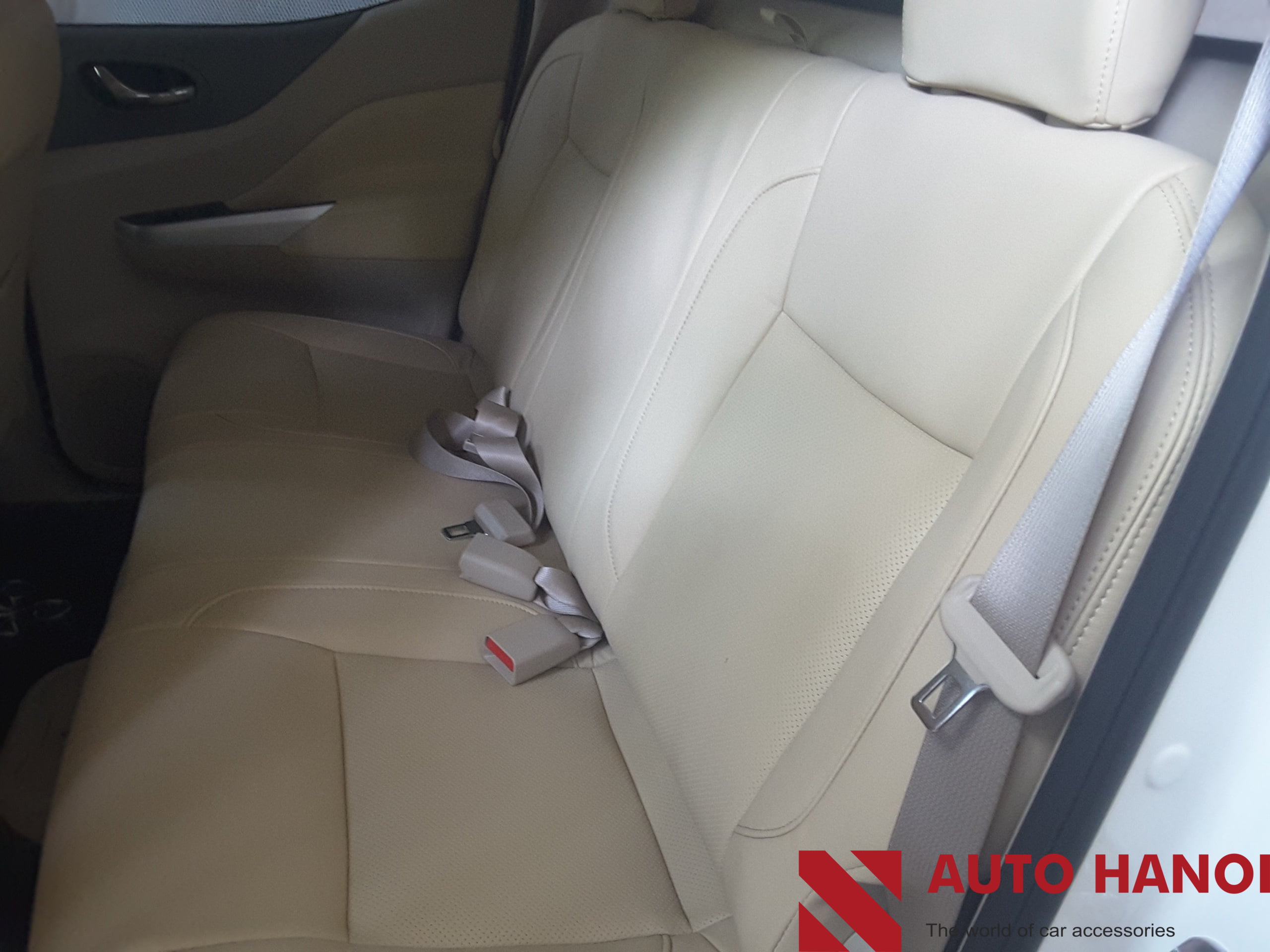 Ghế da công nghiệp loại 1 cho Navara 2015-2021 vân nhỏ màu kem theo xe - Ảnh 2
