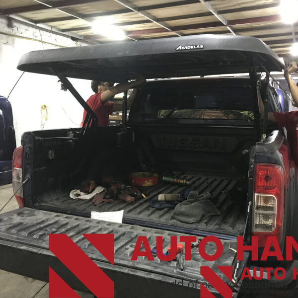 Nắp Thùng Mở 90 Độ Cho Navara Hãng Aeroklass