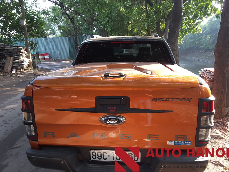 Nắp thùng thấp dành cho xe có thanh thể thao Wildtrak