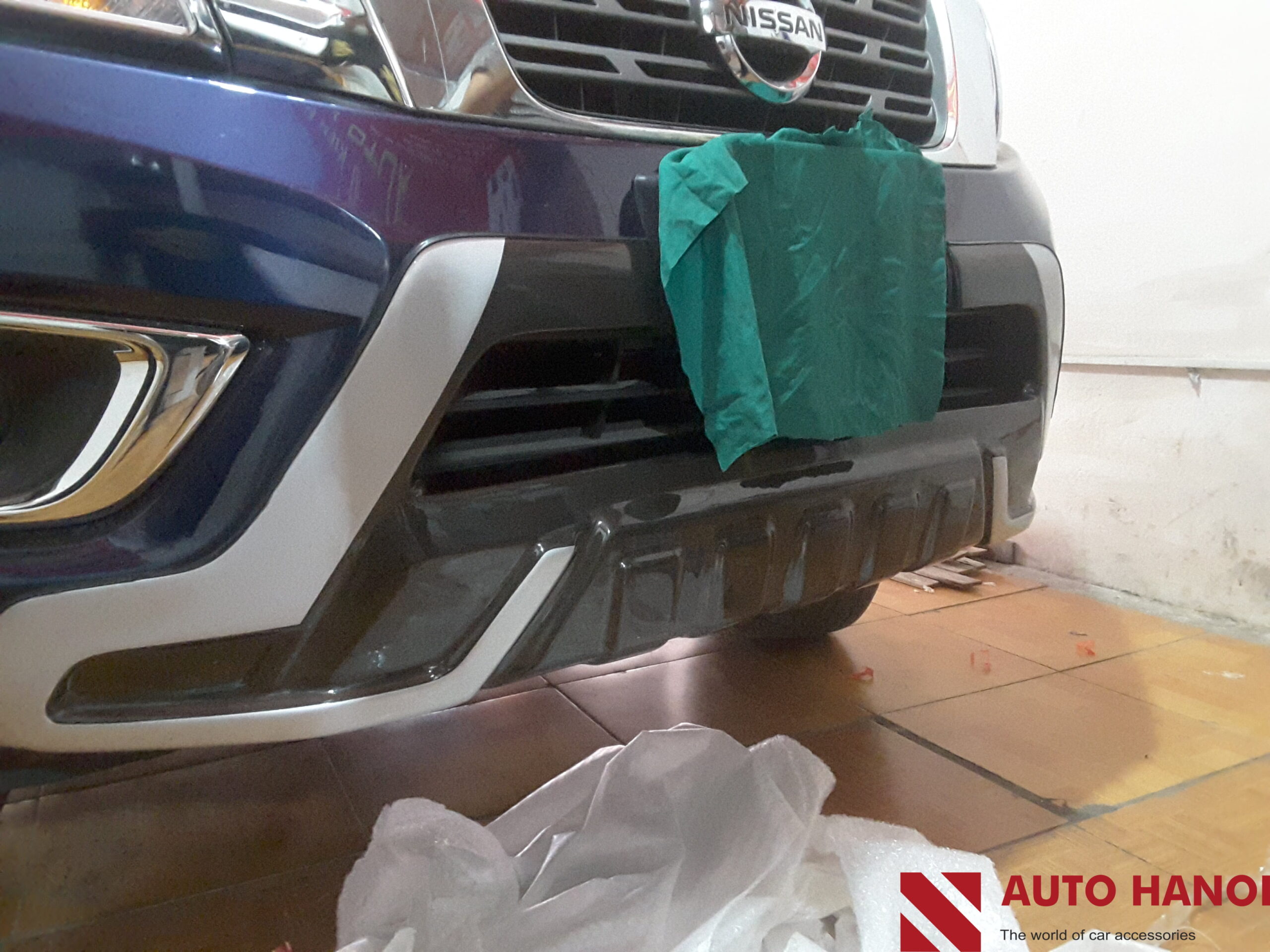 Ốp cản trước Navara Primeum R