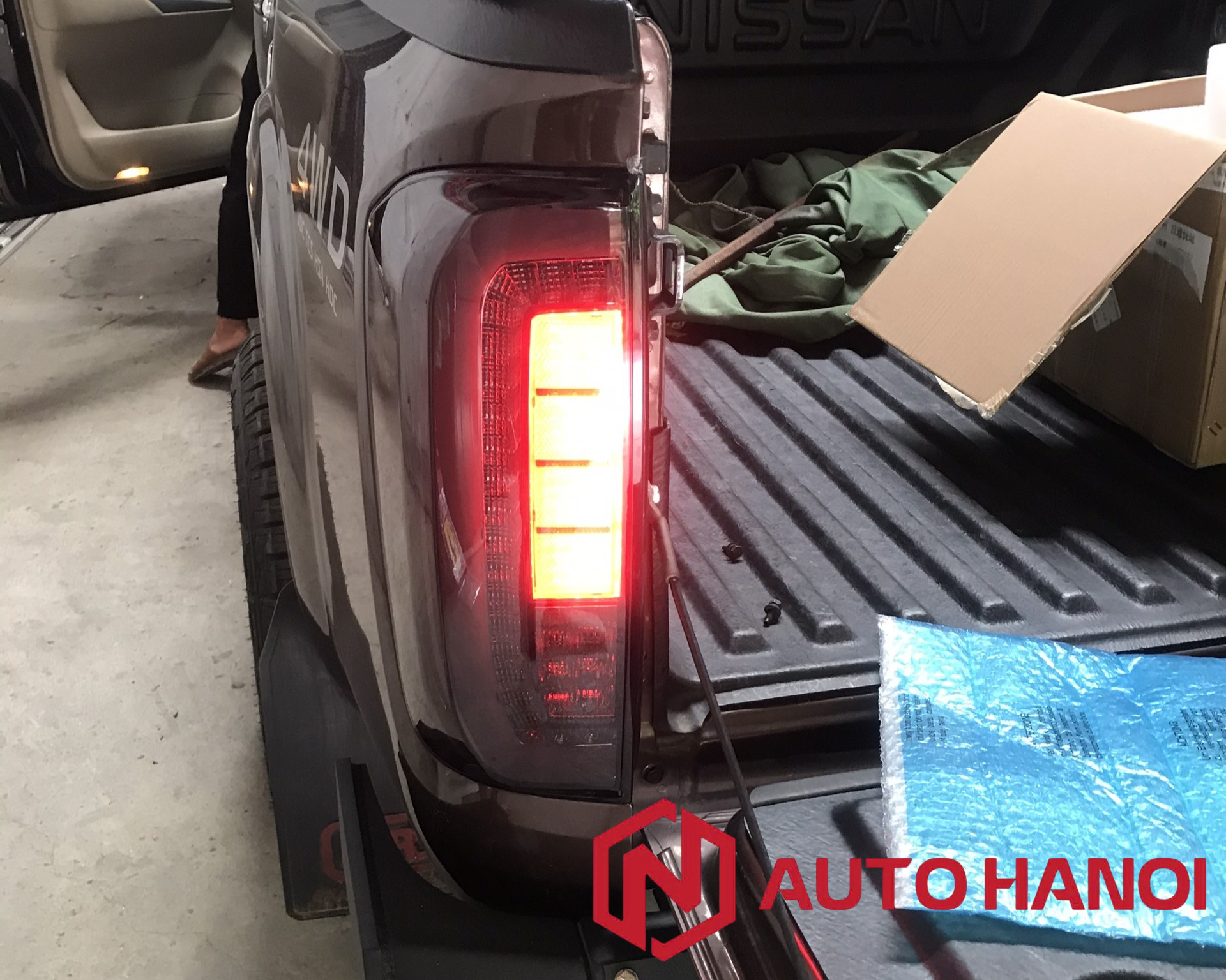 Đèn hậu xe Nissan Navara 2015-2024 mẫu chữ C - Ảnh 4