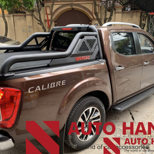 Alternative view of Nắp thùng cuộn cơ và thanh thể thao sắt dành cho Nissan Navara từ 2015 đến nay