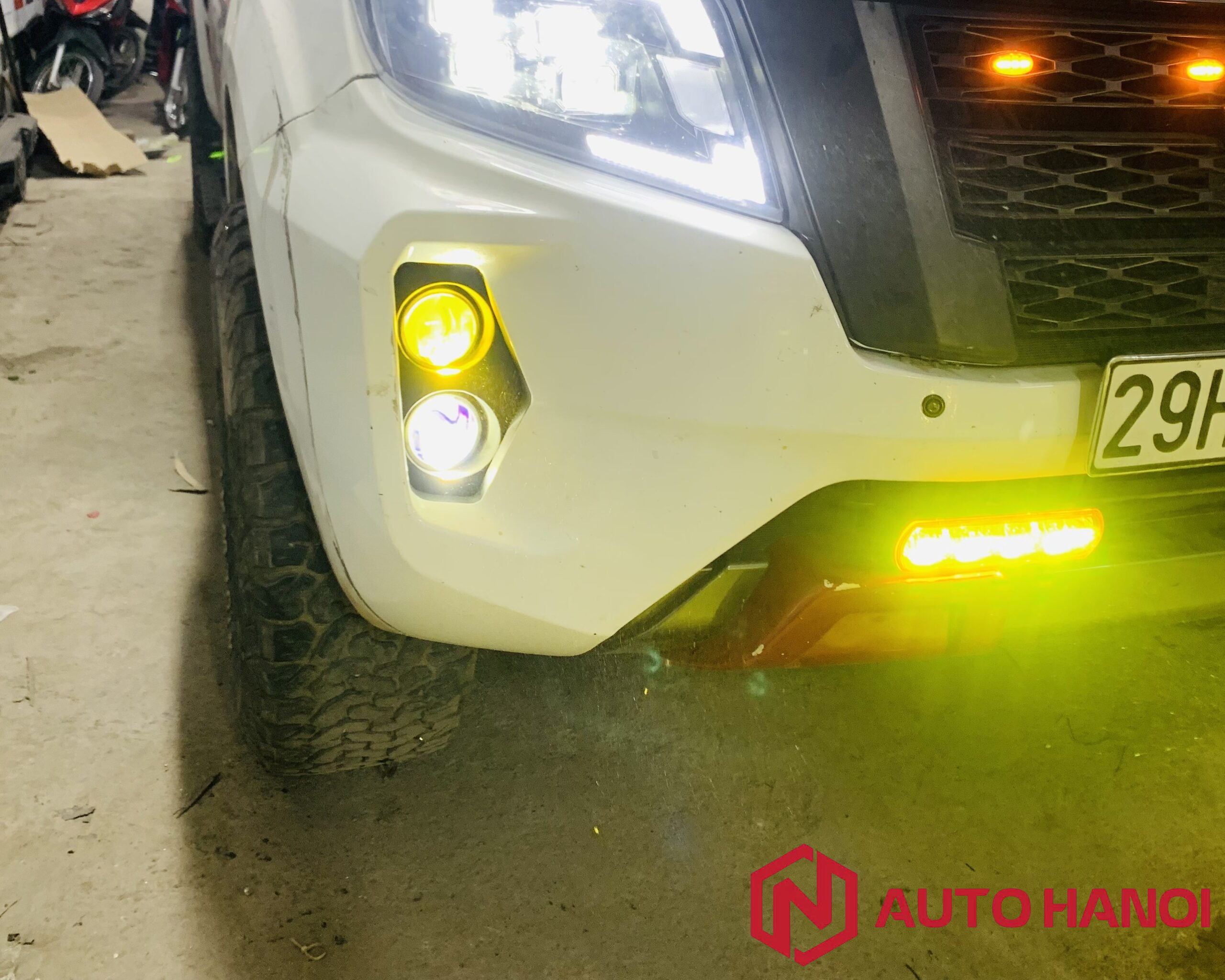 Độ đèn gầm Nissan Navara hãng Aozoom - Ảnh 4