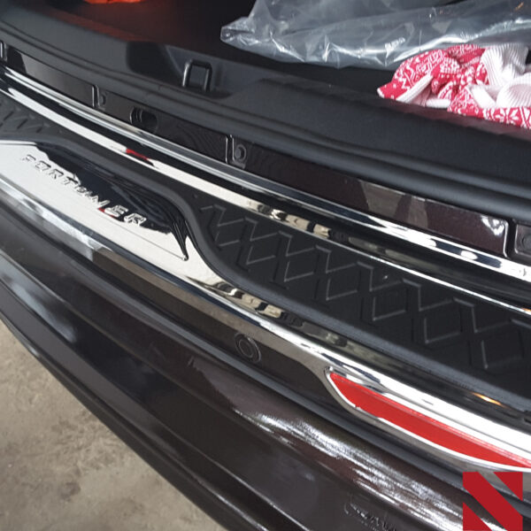 Chống Trầy Cốp Fortuner Cao Cấp Có Phản Quang