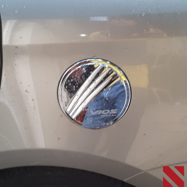 Ốp Nắp Bình Xăng Vios