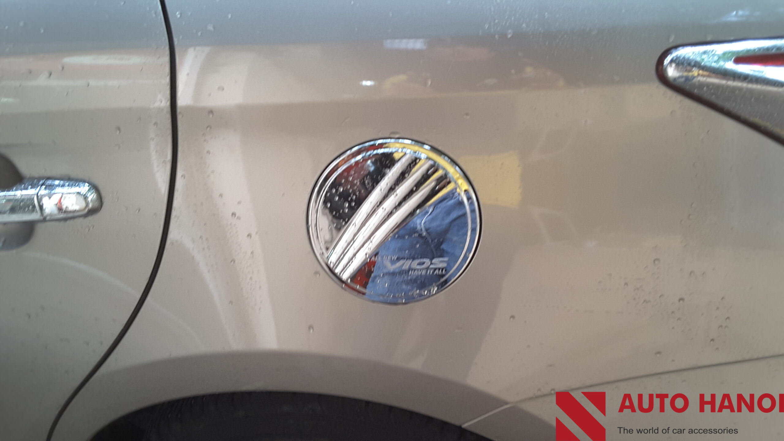 Ốp Nắp Bình Xăng Vios