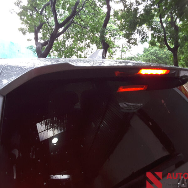 Đuôi Gió Innova 2010