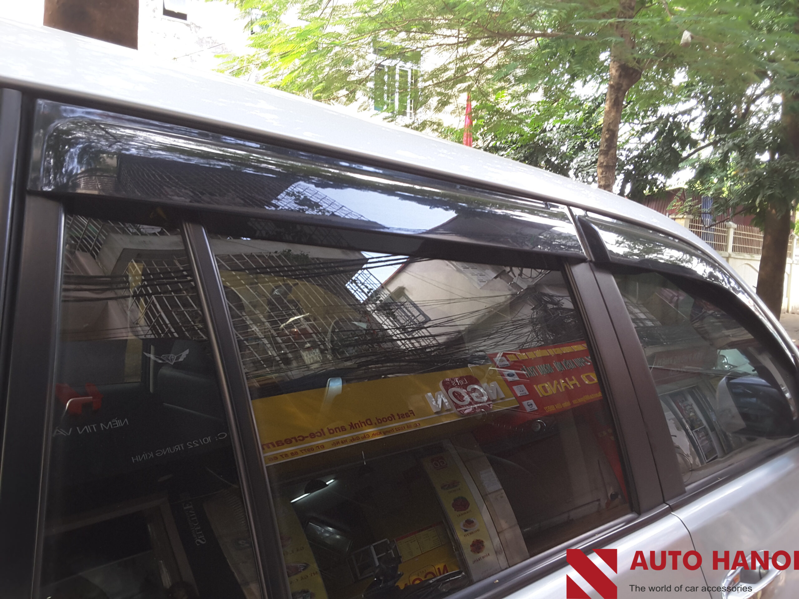 Vè che mưa Landcruiser Prado - Ảnh 2