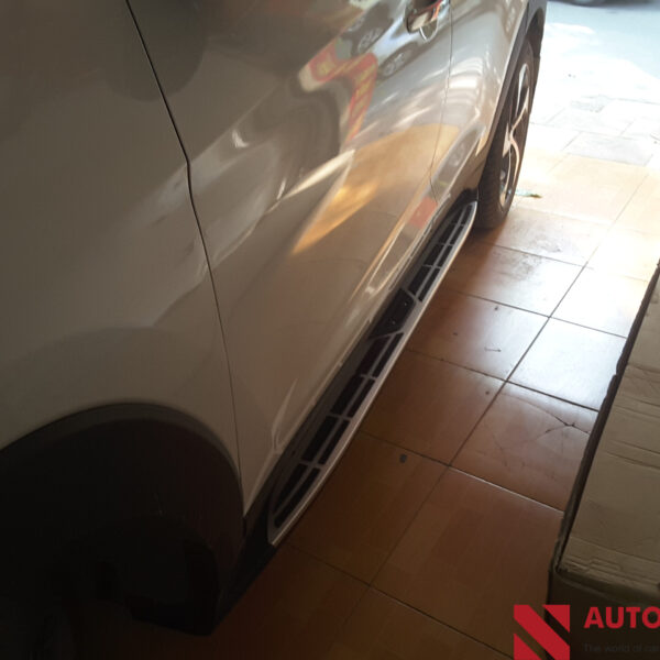 Bậc lên xuống Hyundai Tucson mẫu Mobis