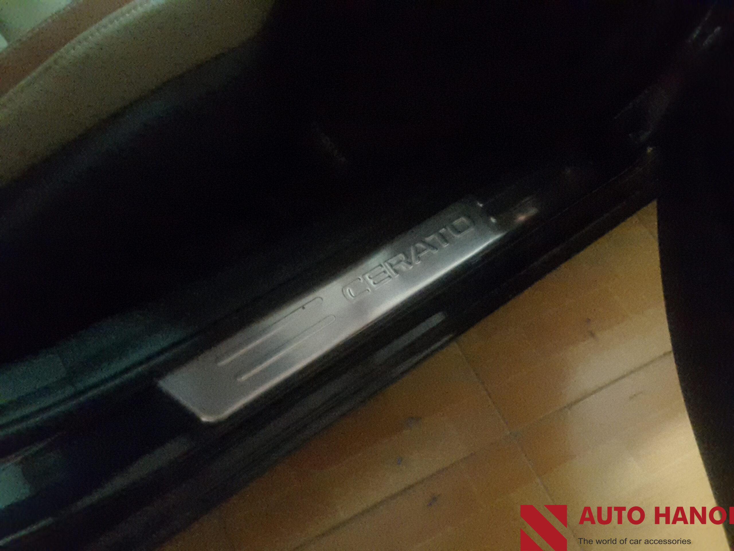 Ốp Nẹp Bước Chân Cánh Cửa Ngoài Kia Cerato 2018