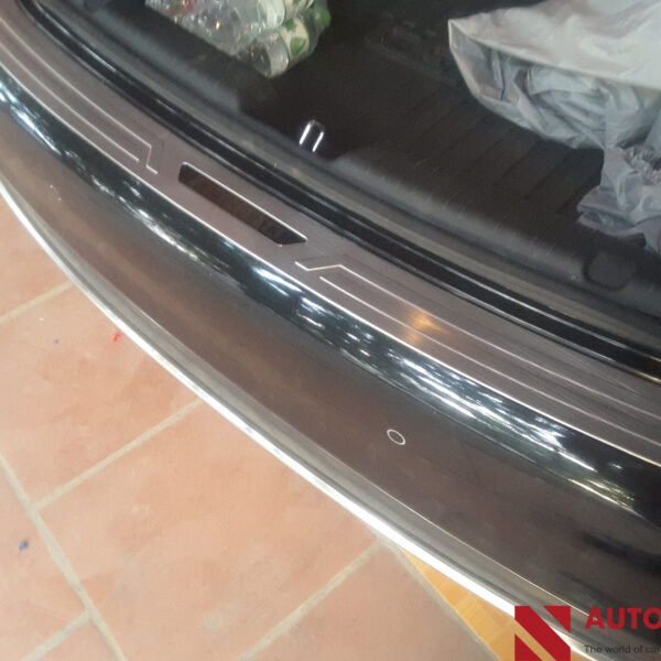 Alternative view of Chống xước cốp Kia Cerato 2018