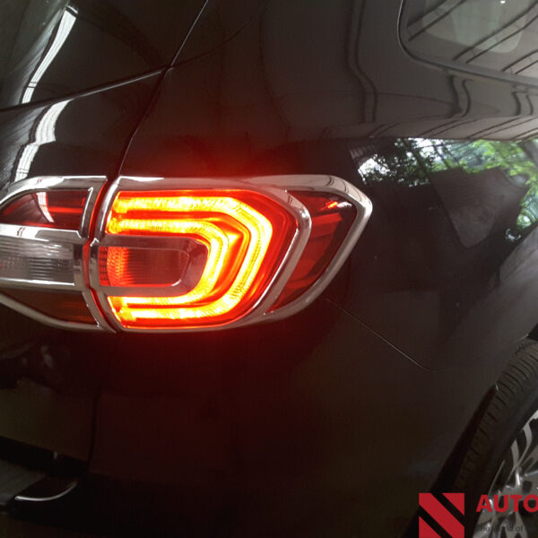 Độ Đèn Led Hậu Everest Phía Sau