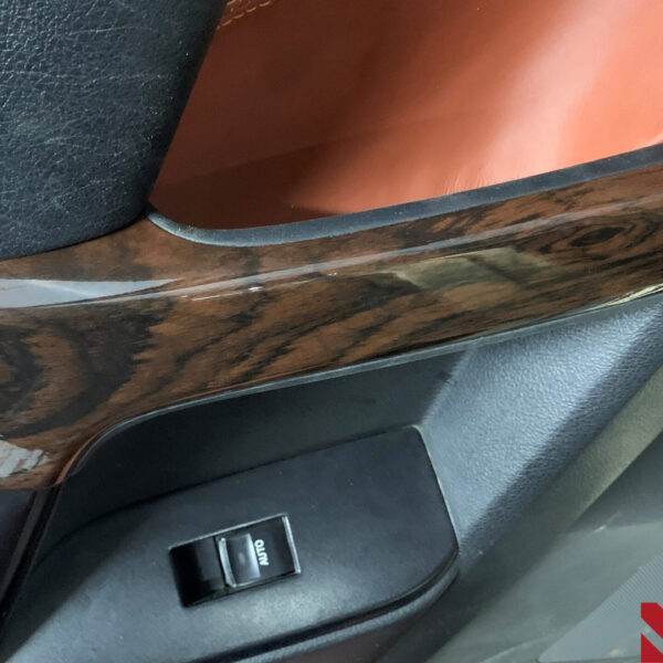 Sơn Vân Gỗ Nội Thất Cho Xe Prado