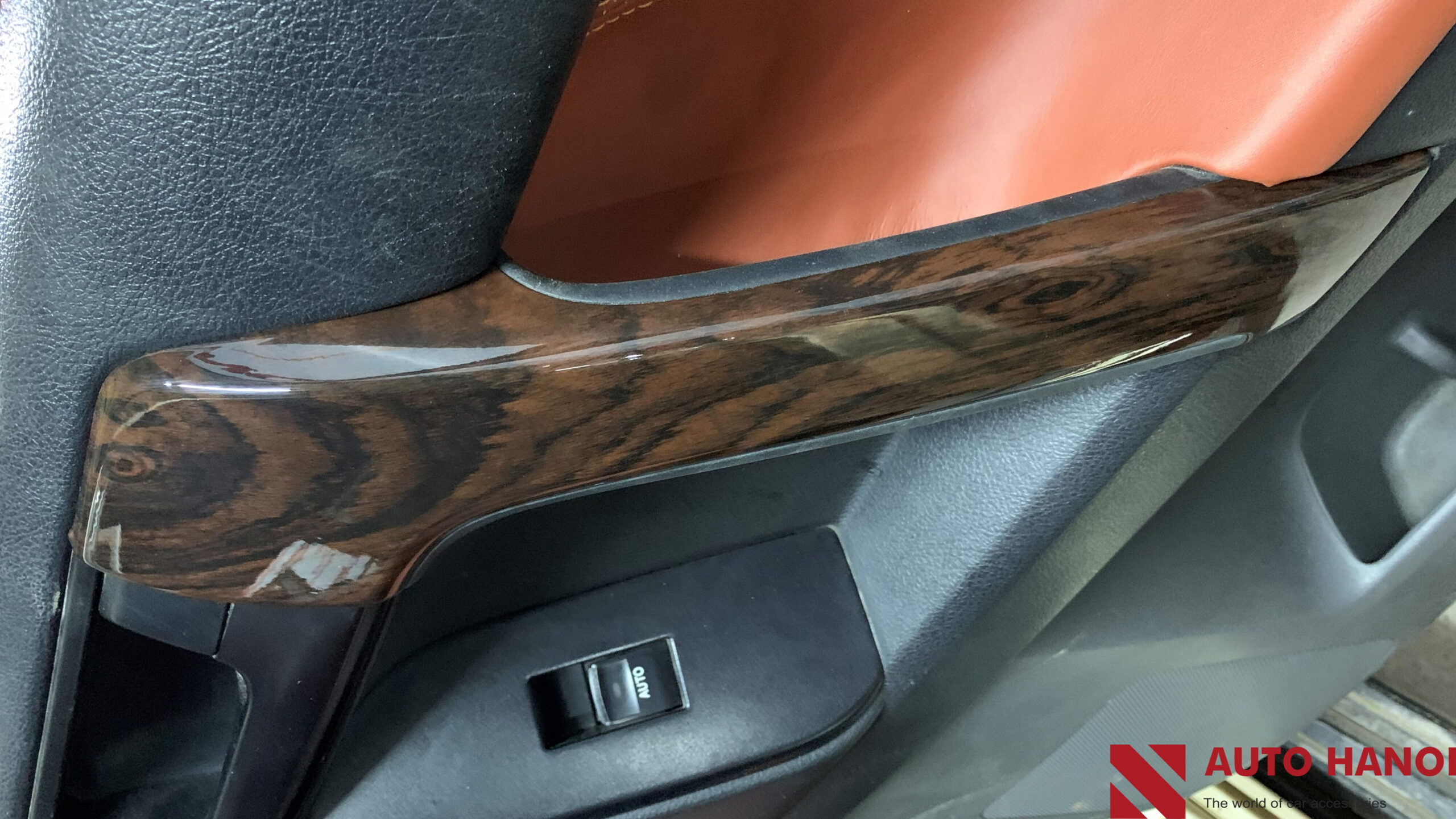 Sơn Vân Gỗ Nội Thất Cho Xe Prado