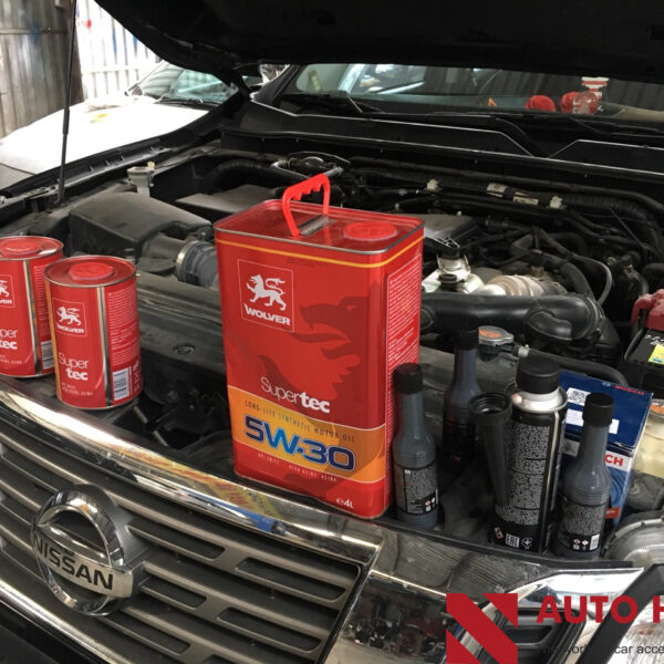 Alternative view of Wolver SuperTec SAE 5W-30  20 000km