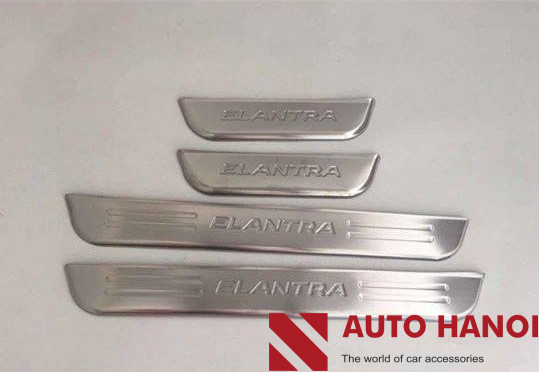Ốp Nẹp Bước Chân Cánh Cửa Ngoài Elantra