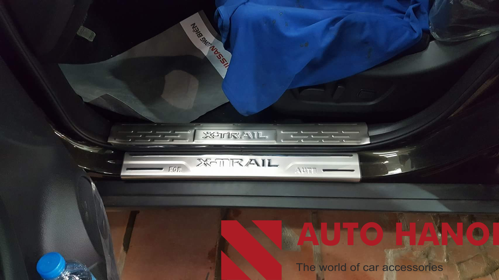 Nẹp bước chân trong Xtrail 2016