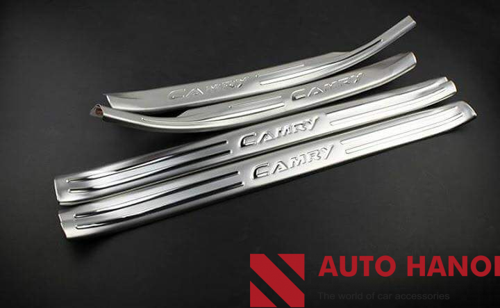 Nẹp Bước Chân Cánh Cửa Camry 2018