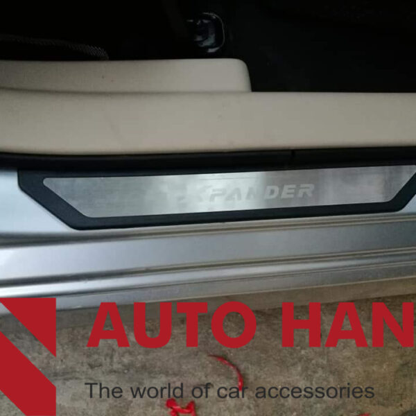 Ốp Nẹp Bước Chân Bên Ngoài Xe Xpander