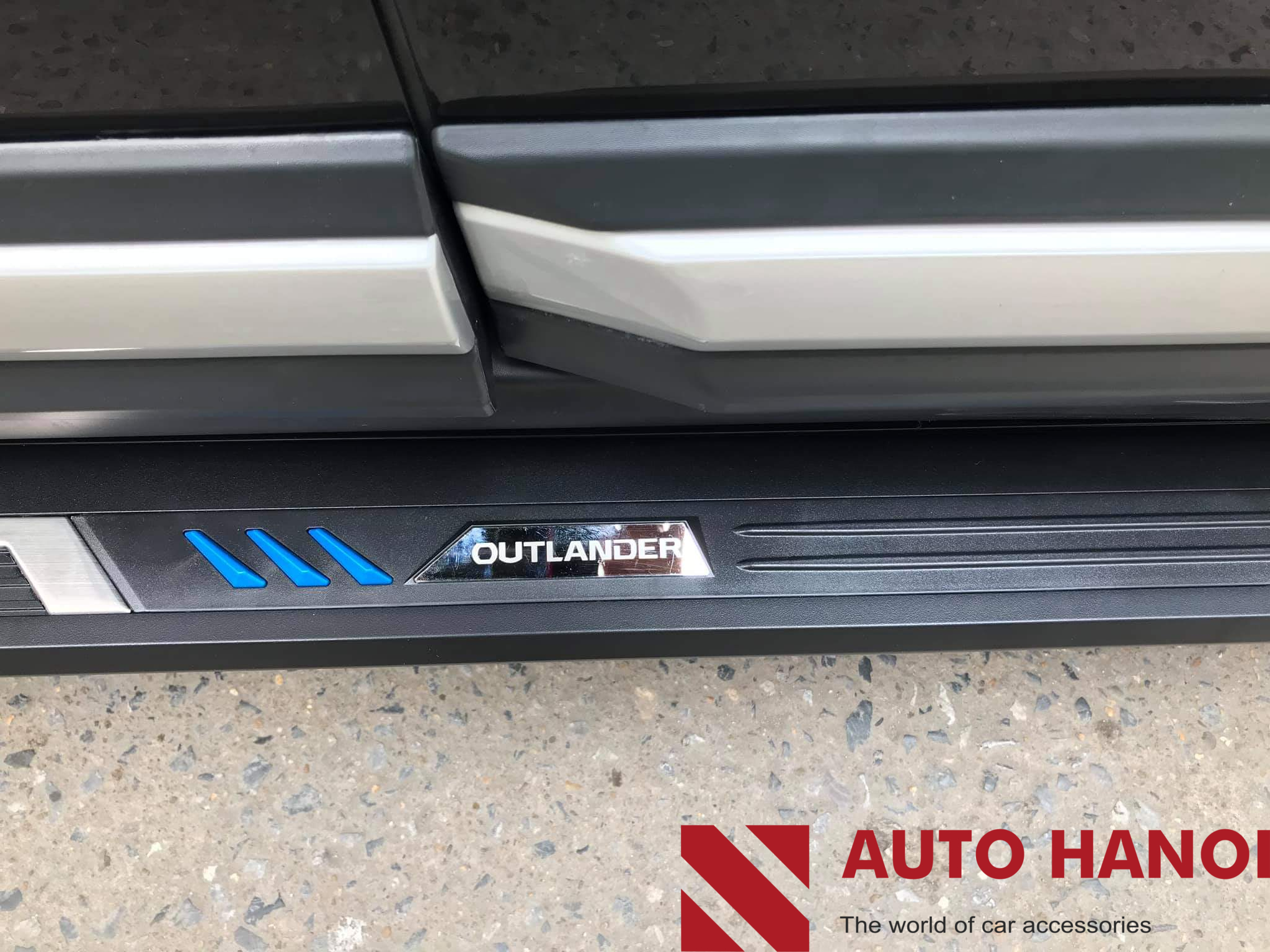 Bậc lên xuông cao cấp chữ nổi Outlander