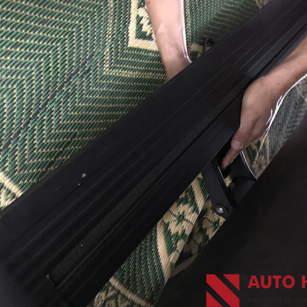 Bậc Lên Xuống Điện Đóng Mở Theo Mở Cửa Xe Theo Xe Lux SA