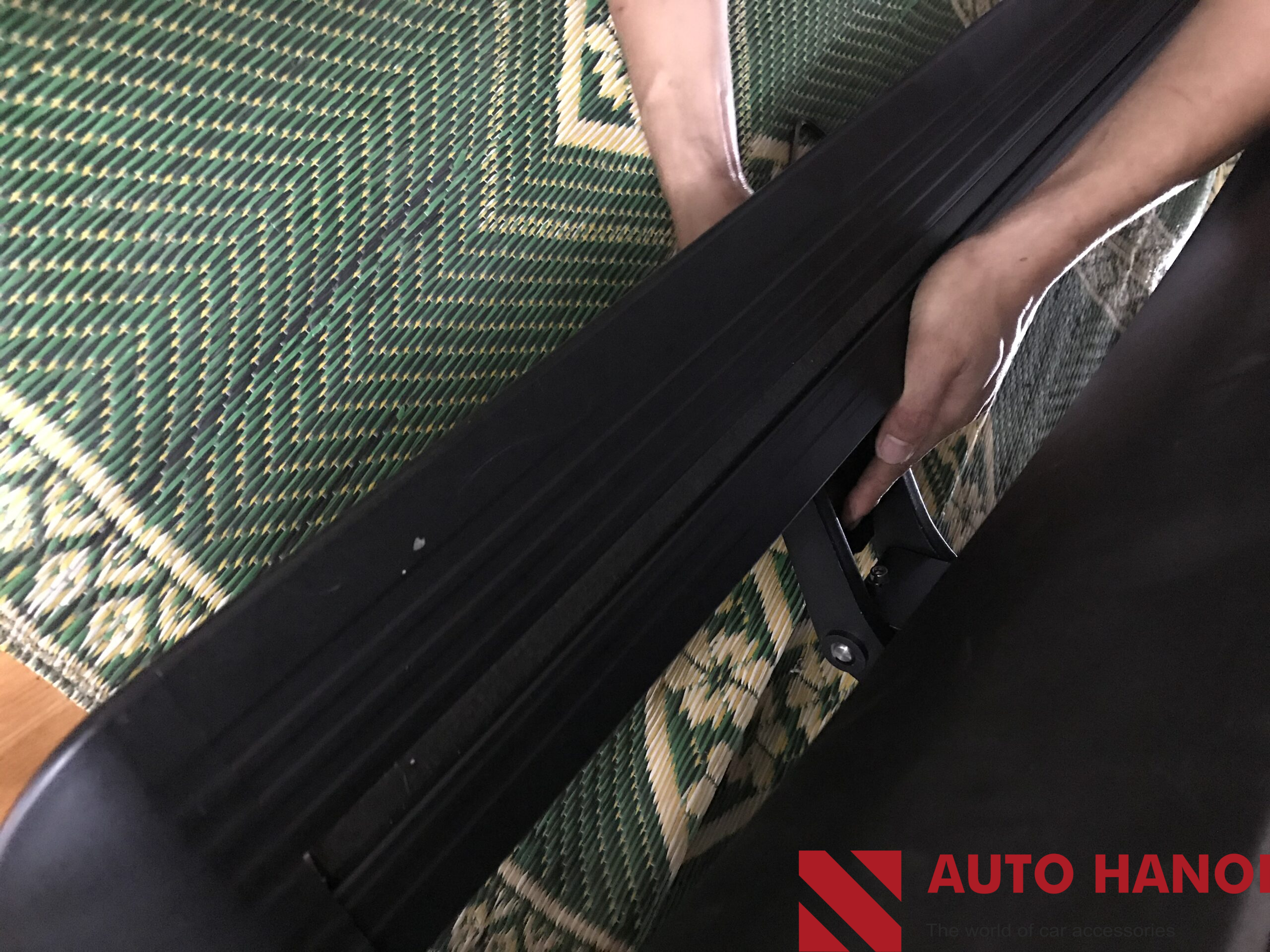 Bậc Lên Xuống Điện Đóng Mở Theo Mở Cửa Xe Theo Xe Lux SA