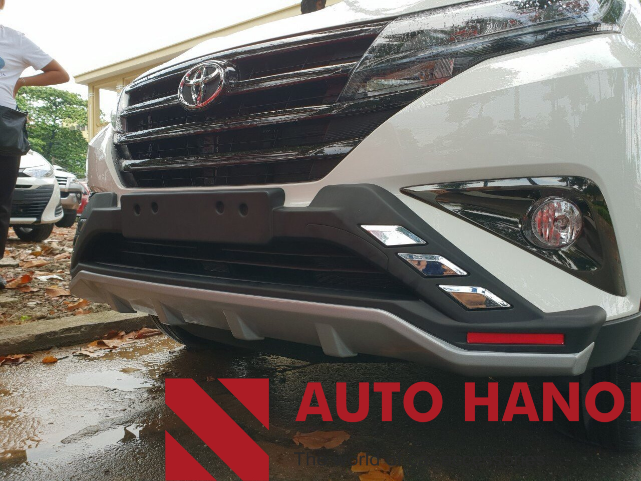 Ốp Cản Trước Toyota Rush 2018