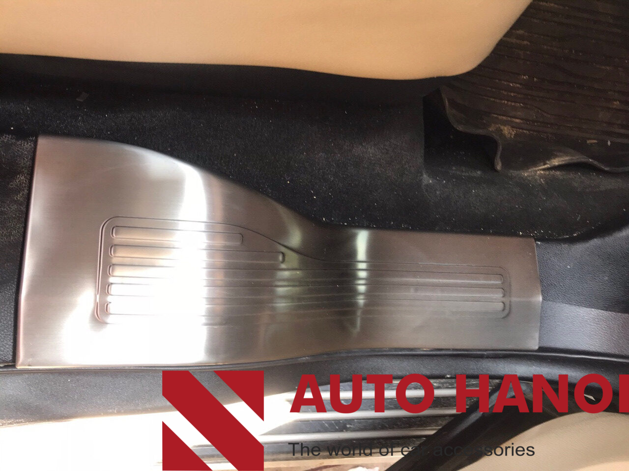 Ốp bậc cửa lên xuống Explorer - Ảnh 2