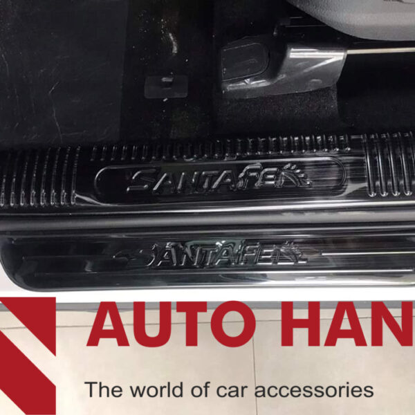 Nẹp bước chân trong lên xuống cánh cửa santafe 2019