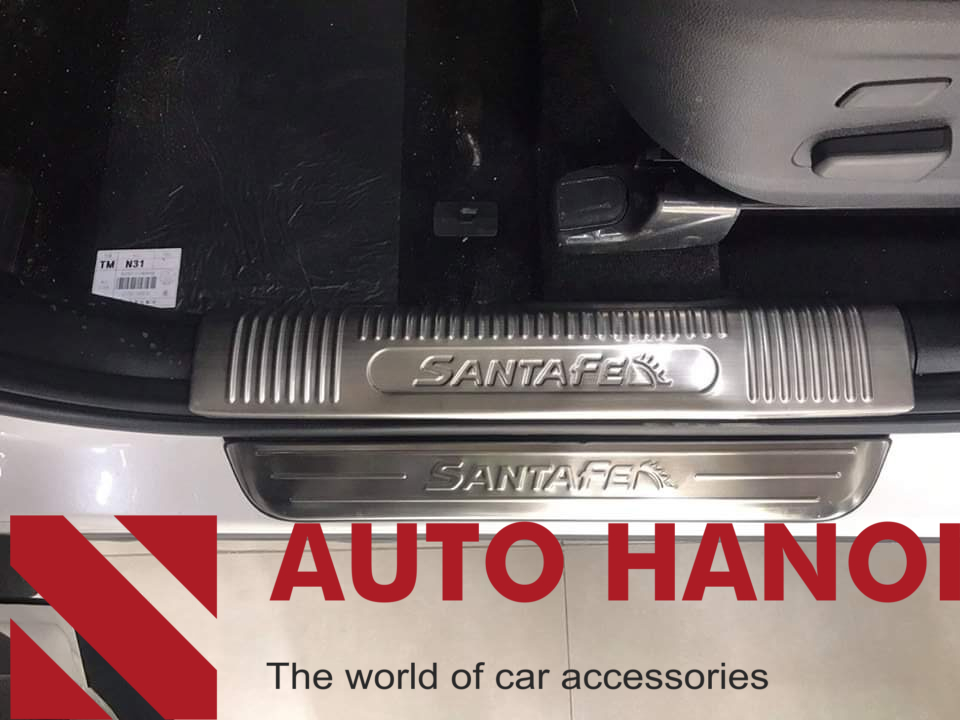 Nẹp bước chân trong lên xuống cánh cửa santafe 2019 - Ảnh 2