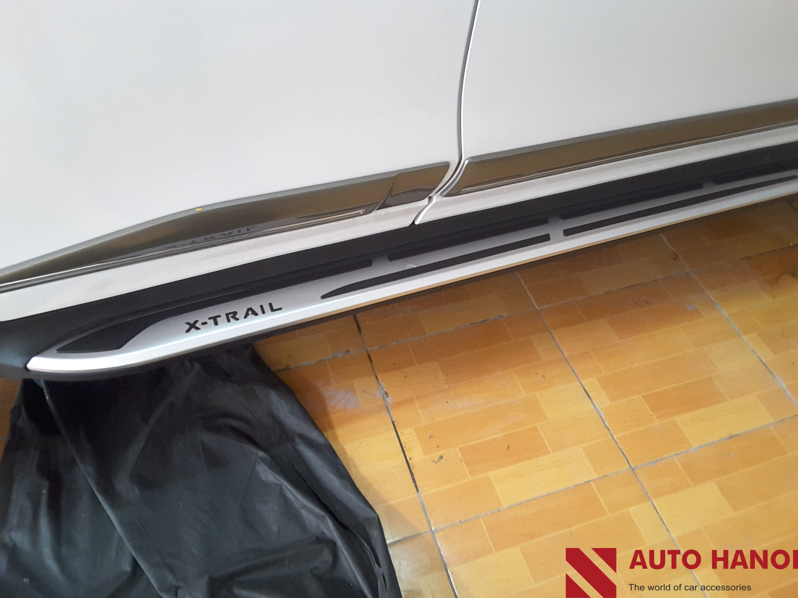 Bậc Lên Xuống Nissan Xtrail Mẫu Mobis