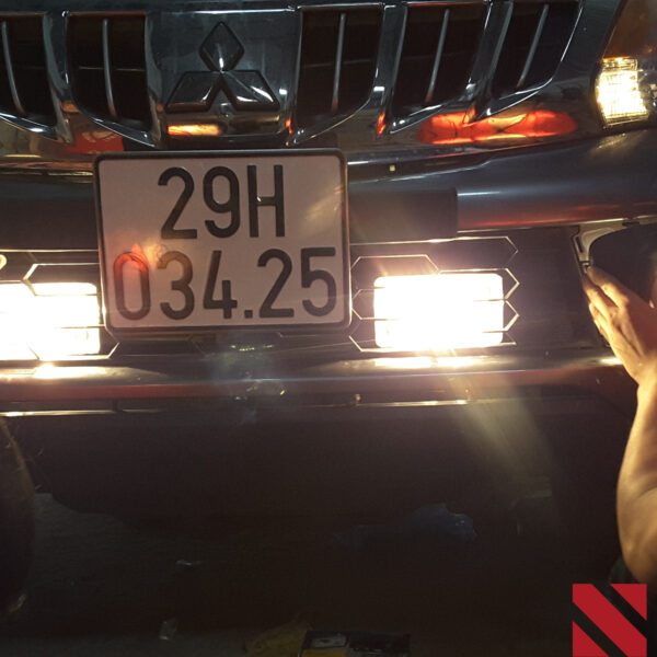 Đèn phá sương Hella xe Triton